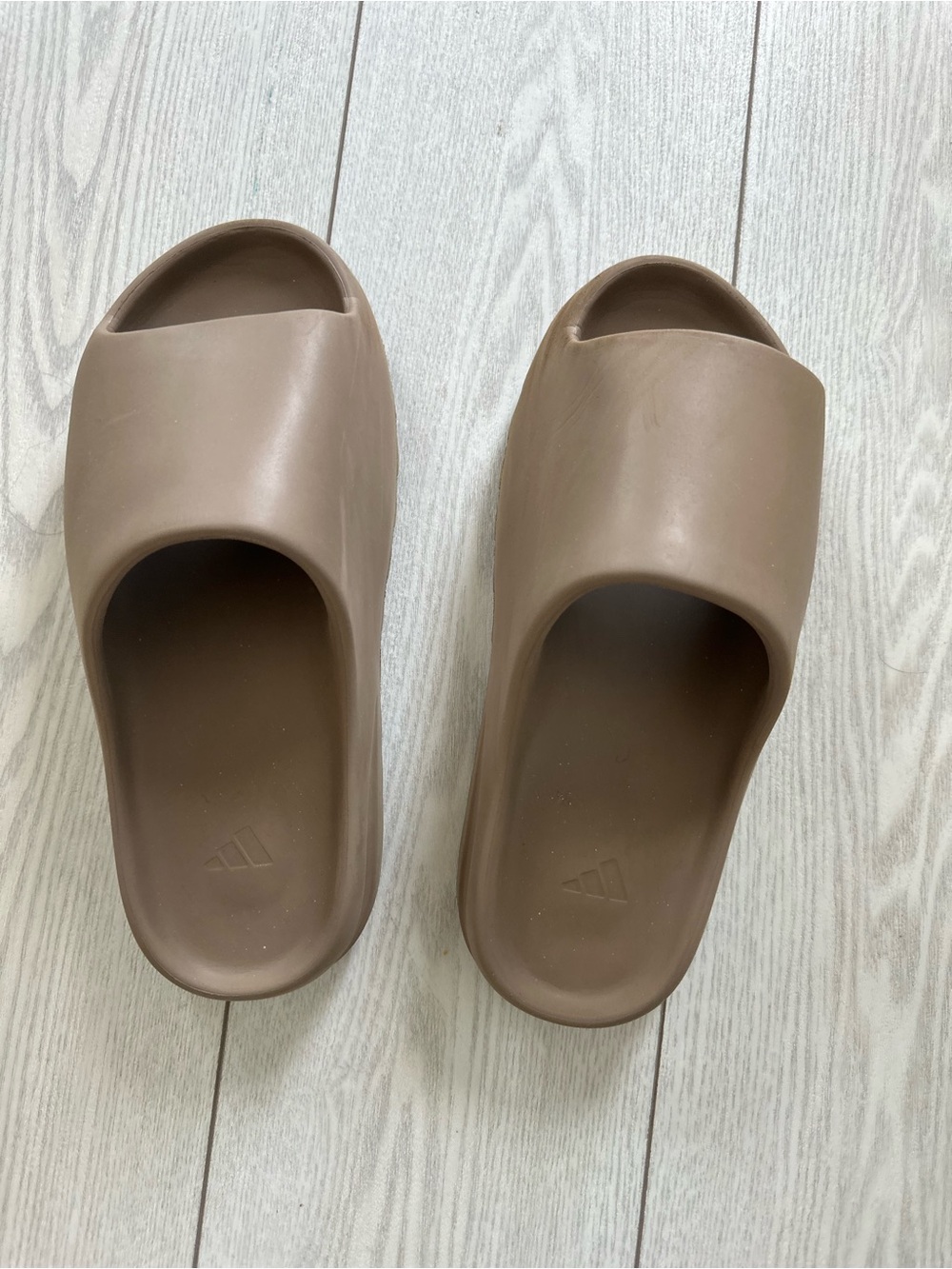 Yeezy Adidas Brown Slip-On Foam Slides Size 12 Preowned